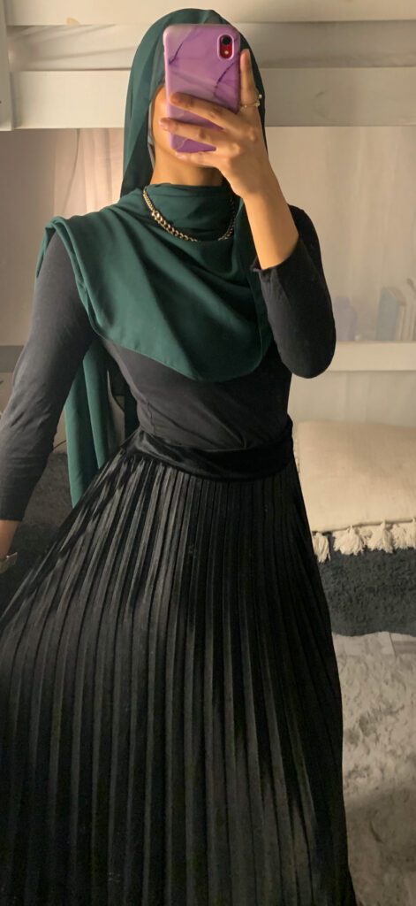 black velvet pleated skirt with basic long sleeved black t-shirt- Modest skirt outfits
