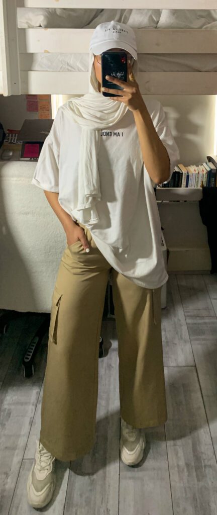 baggy cargo pants outfit